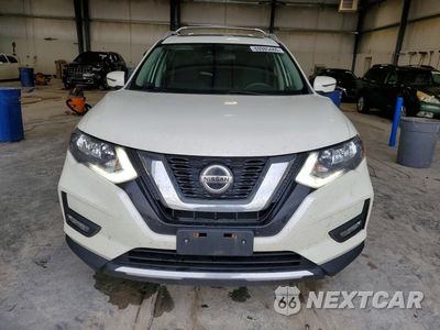 Piąte zdjęcie samochodu w środku: 2019 NISSAN ROGUE S VIN:5N1AT2MV2KC835527 - miniatura