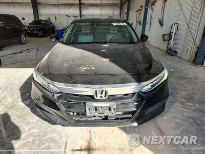 Piąte zdjęcie samochodu w środku: 2018 HONDA ACCORD LX VIN:1HGCV1F12JA002303 - miniatura