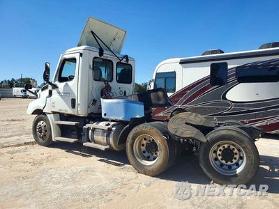 Trzecie zdjęcie samochodu z tyłu: 2023 FREIGHTLINER CASCADIA 126 SEMI TRUCK VIN:3AKJHLDV1PSUJ7766 - miniatura