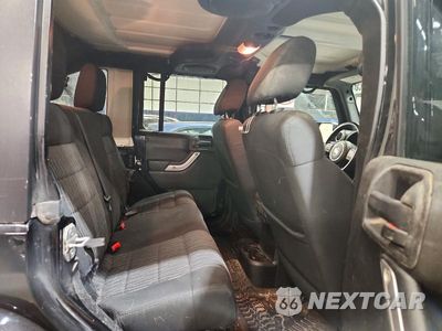 Zdjęcie 10 z 12 samochodu: 2012 JEEP WRANGLER UNLIMITED SAHARA VIN:1C4BJWEG8CL245825 - miniatura