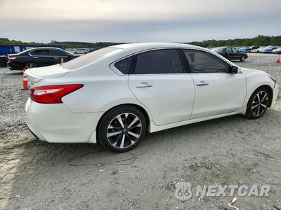 Trzecie zdjęcie samochodu z tyłu: 2016 NISSAN ALTIMA 2.5 SR VIN:1N4AL3AP1GC200599 - miniatura