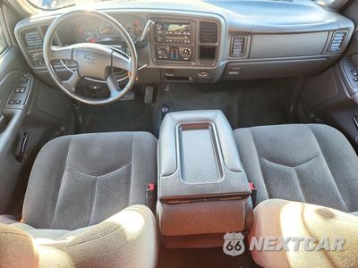 Zdjęcie 8 z 12 samochodu: 2005 CHEVROLET SILVERADO K1500 VIN:2GCEK19VX51161164 - miniatura