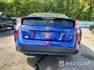 Zdjęcie 6 z 13 samochodu: 2017 TOYOTA PRIUS FOUR VIN:JTDKARFU6H3053896 - miniatura