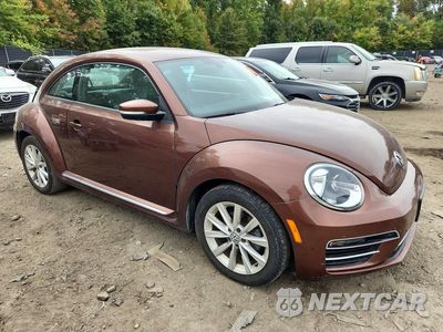 Czwarte zdjęcie samochodu z boku: 2017 VOLKSWAGEN BEETLE SE VIN:3VWJ17AT6HM621283 - miniatura