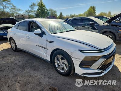 Czwarte zdjęcie samochodu z boku: 2025 HYUNDAI SONATA SE VIN:KMHL24JA6SA465459 - miniatura