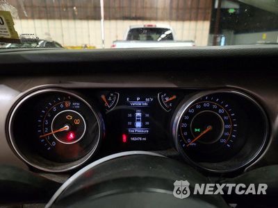 Zdjęcie 9 z 13 samochodu: 2020 JEEP GLADIATOR SPORT VIN:1C6HJTAG2LL187751 - miniatura