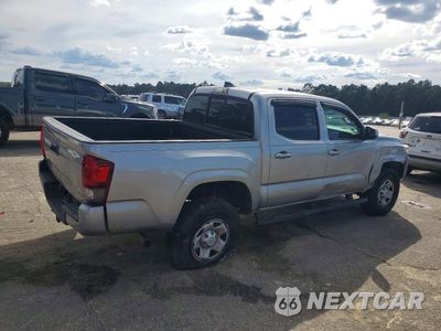 Trzecie zdjęcie samochodu z tyłu: 2018 TOYOTA TACOMA SR VIN:5TFAX5GN1JX113270 - miniatura