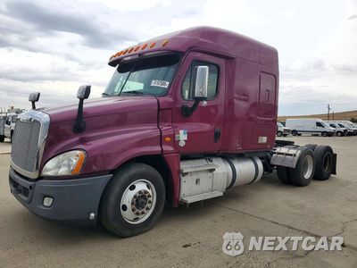 2015 FREIGHTLINER CASCADIA SEMI TRUCK 3AKJGLD51FSGB6266 - główne zdjęcie licytacji z USA - miniatura