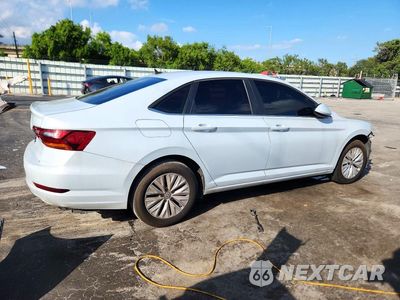 Trzecie zdjęcie samochodu z tyłu: 2019 VOLKSWAGEN JETTA S VIN:3VWC57BU3KM131606 - miniatura