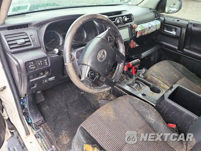 Zdjęcie 8 z 13 samochodu: 2016 TOYOTA 4RUNNER TRAIL VIN:JTEBU5JR8G5303429 - miniatura