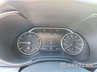 Zdjęcie 9 z 12 samochodu: 2017 NISSAN MAXIMA 3.5 SR VIN:1N4AA6AP9HC453985 - miniatura