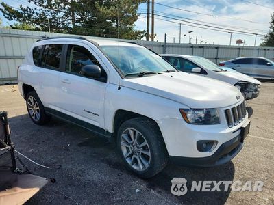 Czwarte zdjęcie samochodu z boku: 2017 JEEP COMPASS SPORT VIN:1C4NJCBA3HD170867 - miniatura