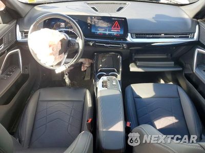 Zdjęcie 8 z 13 samochodu: 2023 BMW X1 XDRIVE28I VIN:WBX73EF05P5X77106 - miniatura