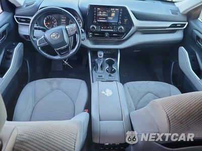 Zdjęcie 8 z 13 samochodu: 2021 TOYOTA HIGHLANDER LE VIN:5TDBZRBH1MS530826 - miniatura