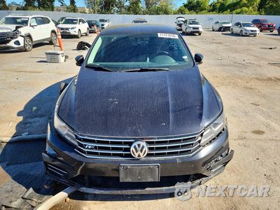 Piąte zdjęcie samochodu w środku: 2018 VOLKSWAGEN PASSAT S VIN:1VWAA7A31JC025053 - miniatura