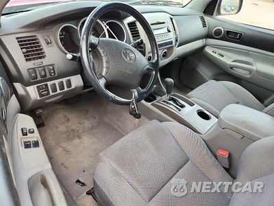 Zdjęcie 8 z 12 samochodu: 2005 TOYOTA TACOMA ACCESS CAB VIN:5TEUU42N75Z102358 - miniatura
