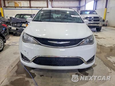 Piąte zdjęcie samochodu w środku: 2019 CHRYSLER PACIFICA TOURING L VIN:2C4RC1BG9KR550997 - miniatura