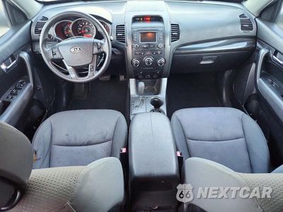 Zdjęcie 8 z 13 samochodu: 2013 KIA SORENTO LX VIN:5XYKT3A68DG390463 - miniatura