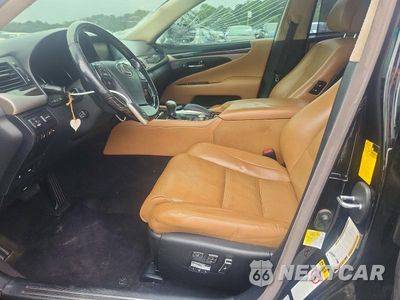 Zdjęcie 7 z 12 samochodu: 2013 LEXUS LS 460L VIN:JTHDL1EF3D5005731 - miniatura