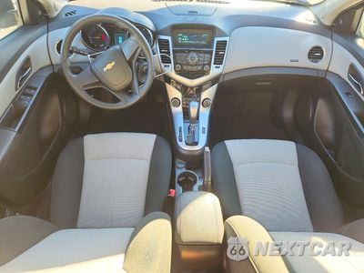 Zdjęcie 8 z 12 samochodu: 2011 CHEVROLET CRUZE LS VIN:1G1PC5SH9B7211979 - miniatura
