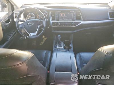 Zdjęcie 8 z 13 samochodu: 2016 TOYOTA HIGHLANDER XLE VIN:5TDJKRFH3GS225777 - miniatura