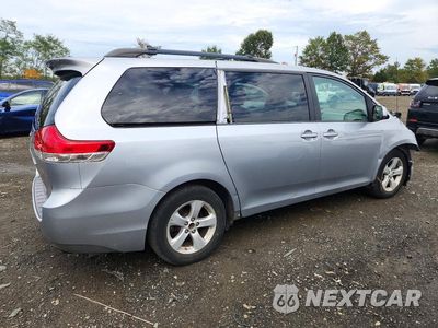 Trzecie zdjęcie samochodu z tyłu: 2012 TOYOTA SIENNA LE VIN:5TDKK3DC9CS263971 - miniatura