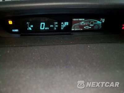 Zdjęcie 9 z 13 samochodu: 2015 TOYOTA PRIUS THREE VIN:JTDKN3DUXF0448568 - miniatura