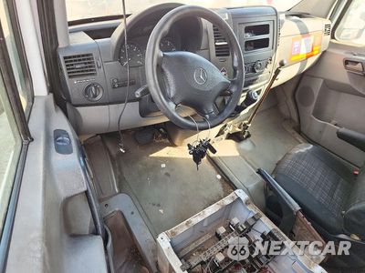 Zdjęcie 8 z 12 samochodu: 2015 MERCEDES-BENZ SPRINTER 2500 DELIVERY VAN VIN:WD3PE8DB7FP135366 - miniatura