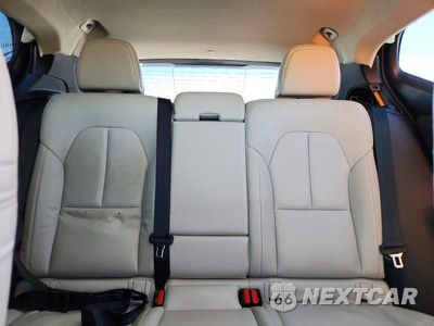 Zdjęcie 10 z 13 samochodu: 2021 VOLVO XC40 T5 MOMENTUM VIN:YV4162UK0M2455383 - miniatura