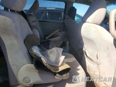 Zdjęcie 11 z 14 samochodu: 2011 TOYOTA SIENNA LE VIN:5TDKK3DC3BS083352 - miniatura