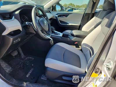 Zdjęcie 7 z 13 samochodu: 2019 TOYOTA RAV4 XLE VIN:JTMW1RFV5KD510628 - miniatura