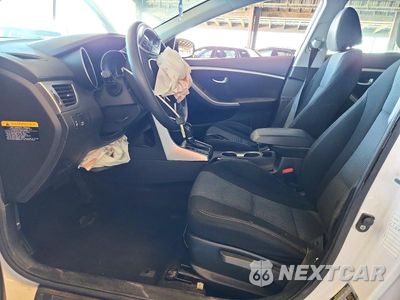 Zdjęcie 7 z 13 samochodu: 2014 HYUNDAI ELANTRA GT BASE VIN:KMHD35LH4EU186094 - miniatura