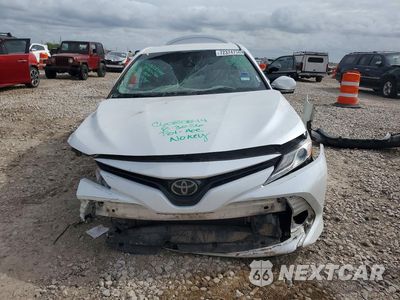 Piąte zdjęcie samochodu w środku: 2020 TOYOTA CAMRY XLE VIN:4T1F11AK2LU974312 - miniatura
