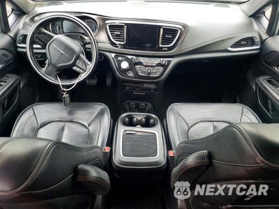 Zdjęcie 8 z 14 samochodu: 2018 CHRYSLER PACIFICA HYBRID LIMITED VIN:2C4RC1N76JR213116 - miniatura