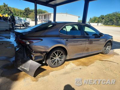 Trzecie zdjęcie samochodu z tyłu: 2024 TOYOTA CAMRY SE VIN:4T1G11AKXRU891482 - miniatura
