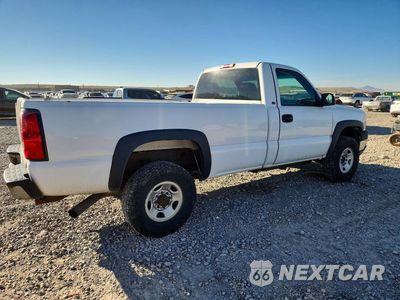 Trzecie zdjęcie samochodu z tyłu: 2003 CHEVROLET SILVERADO C2500 HEAVY DUTY VIN:1GCHC24U63E144758 - miniatura
