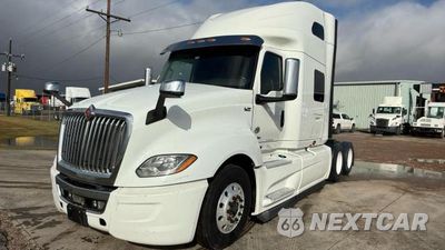 Drugie zdjęcie samochodu z przodu: 2019 INTERNATIONAL LT625 SEMI TRUCK VIN:3HSDZTZR4KN416175 - miniatura