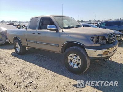 Czwarte zdjęcie samochodu z boku: 2001 TOYOTA TUNDRA SR5 VIN:5TBRN34131S217935 - miniatura