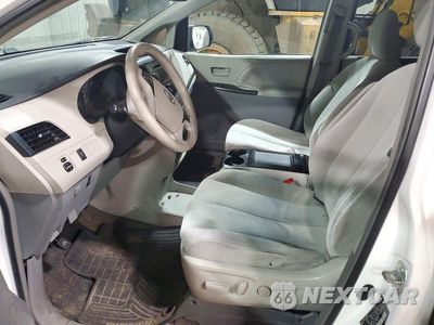 Zdjęcie 7 z 13 samochodu: 2013 TOYOTA SIENNA LE VIN:5TDKK3DC4DS354518 - miniatura