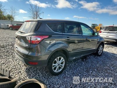 Trzecie zdjęcie samochodu z tyłu: 2017 FORD ESCAPE SE VIN:1FMCU0GDXHUE88030 - miniatura