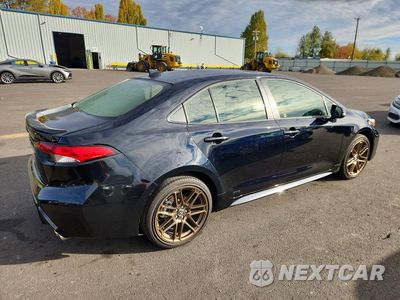 Trzecie zdjęcie samochodu z tyłu: 2024 TOYOTA COROLLA HYBRID NIGHTSHADE VIN:JTDBDMHEXR3009563 - miniatura