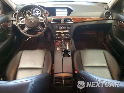 Zdjęcie 8 z 12 samochodu: 2013 MERCEDES-BENZ C 300 4MATIC VIN:WDDGF8AB6DR270112 - miniatura