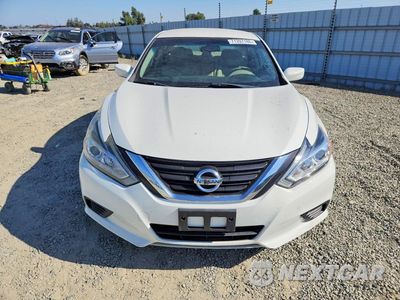 Piąte zdjęcie samochodu w środku: 2017 NISSAN ALTIMA 2.5 S VIN:1N4AL3AP2HC220216 - miniatura