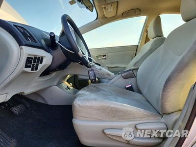 Zdjęcie 7 z 12 samochodu: 2012 TOYOTA PRIUS THREE VIN:JTDKN3DU6C5408552 - miniatura
