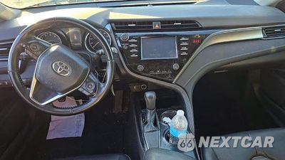 Piąte zdjęcie samochodu w środku: 2019 TOYOTA CAMRY SE VIN:4T1B11HK5KU739535 - miniatura
