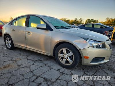 Czwarte zdjęcie samochodu z boku: 2014 CHEVROLET CRUZE LT VIN:1G1PC5SBXE7362653 - miniatura