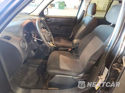 Zdjęcie 7 z 13 samochodu: 2016 JEEP PATRIOT SPORT VIN:1C4NJPBA0GD727725 - miniatura