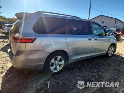 Trzecie zdjęcie samochodu z tyłu: 2016 TOYOTA SIENNA LE VIN:5TDKK3DC5GS698508 - miniatura