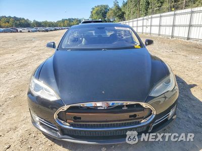 Piąte zdjęcie samochodu w środku: 2013 TESLA MODEL S VIN:5YJSA1CG9DFP06802 - miniatura