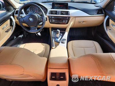 Zdjęcie 8 z 12 samochodu: 2017 BMW 320 XI VIN:WBA8E5G36HNU44190 - miniatura
